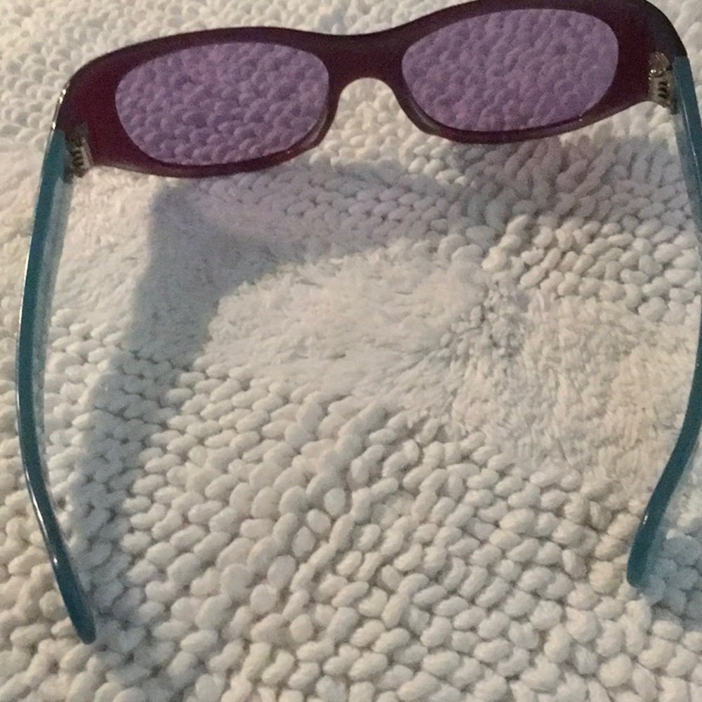 Sunglasses - Picture 3 of 4